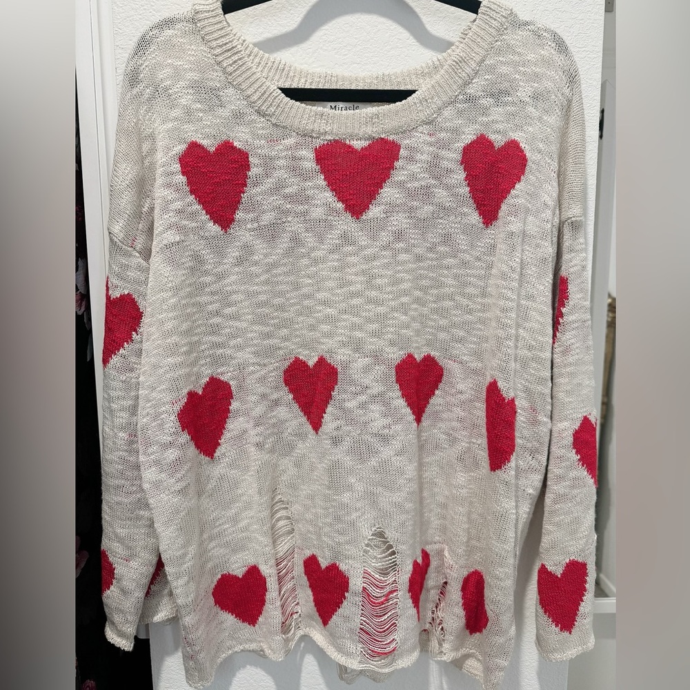 Boutique Heart Print Crew Neck Pull Over Sweater ♥️ Mint Condition